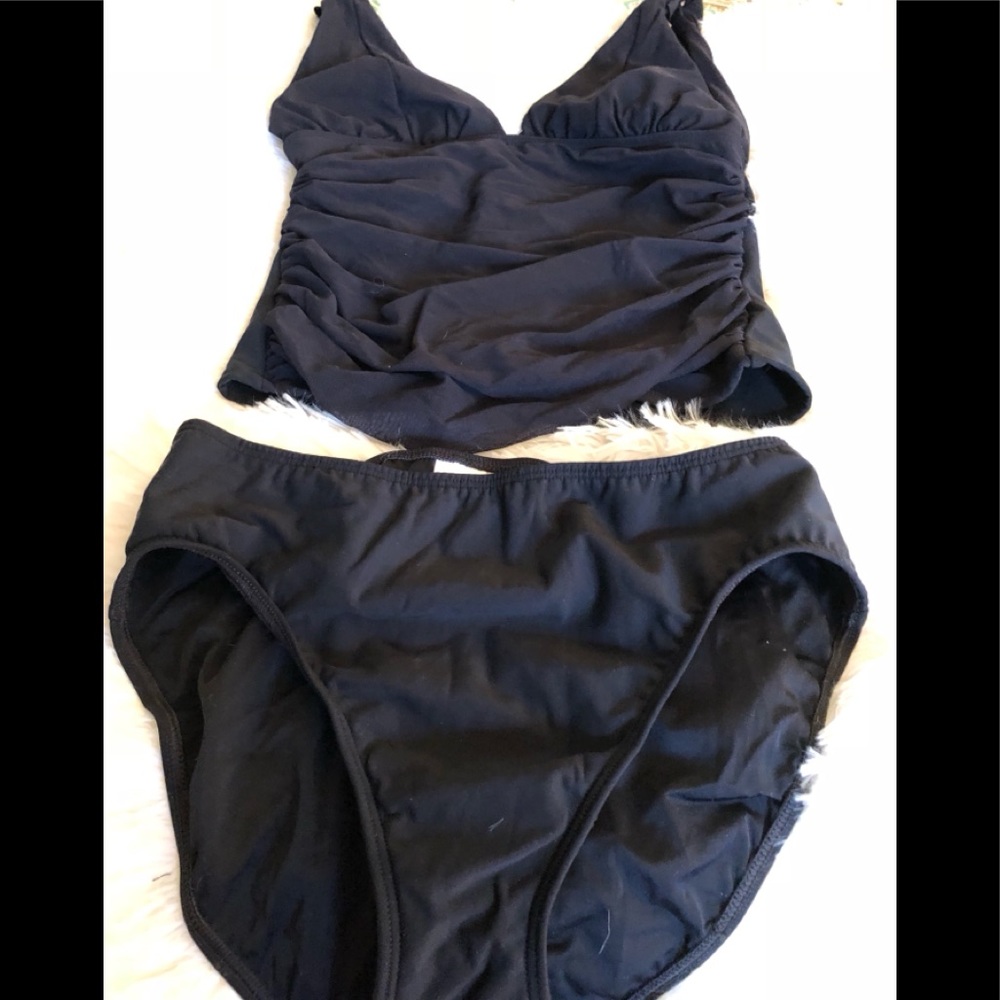 Black Tankini Miracle suite With Straps